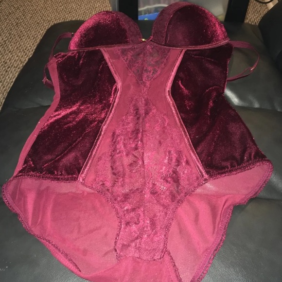 Lingerie - Picture 3 of 6